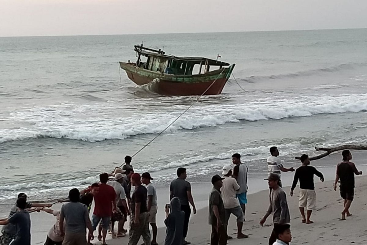 Nelayan Mukomuko tangkap kapal pengguna pukat harimau