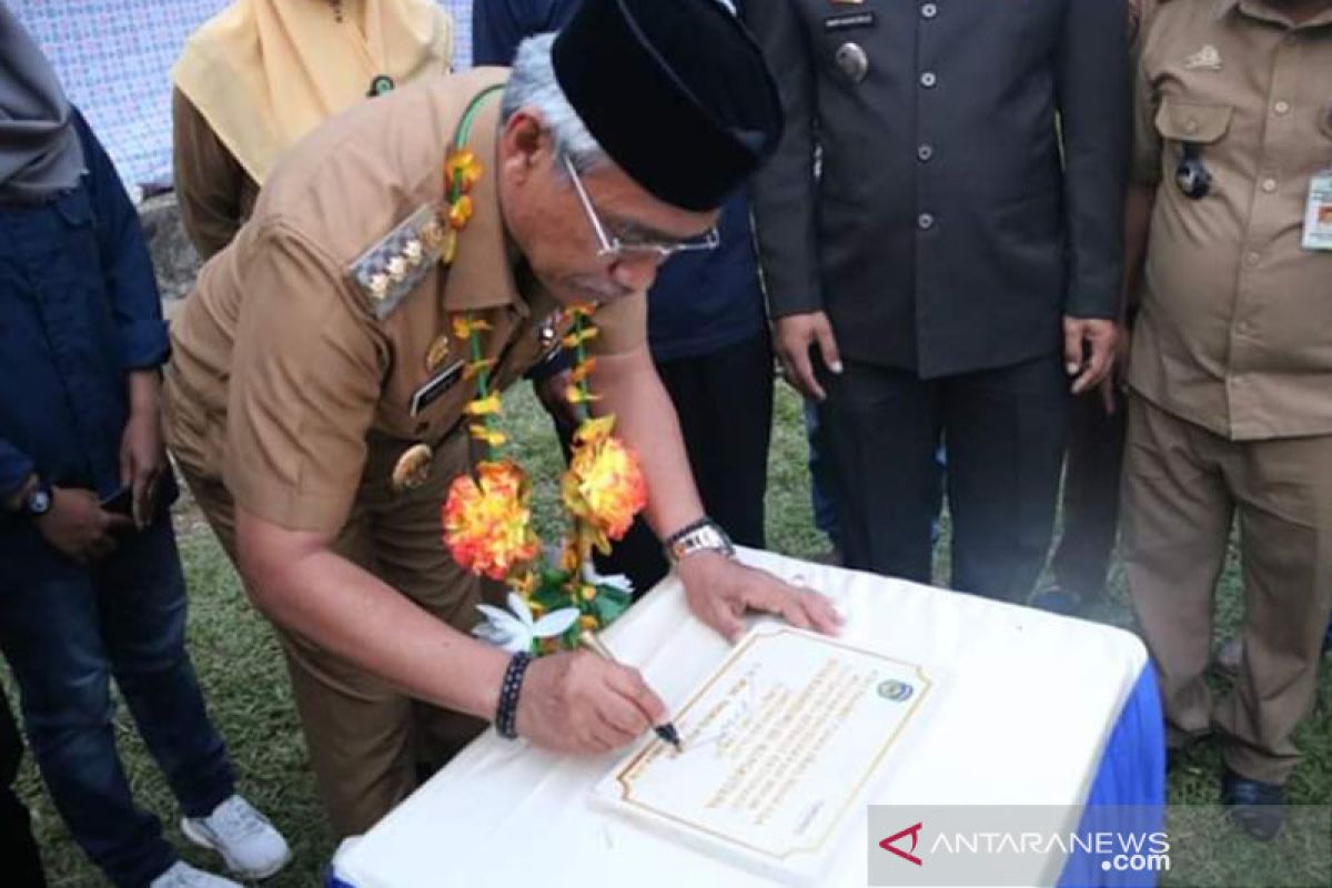 Bupati Lutim resmikan Pamsimas III Desa Kasintuwu