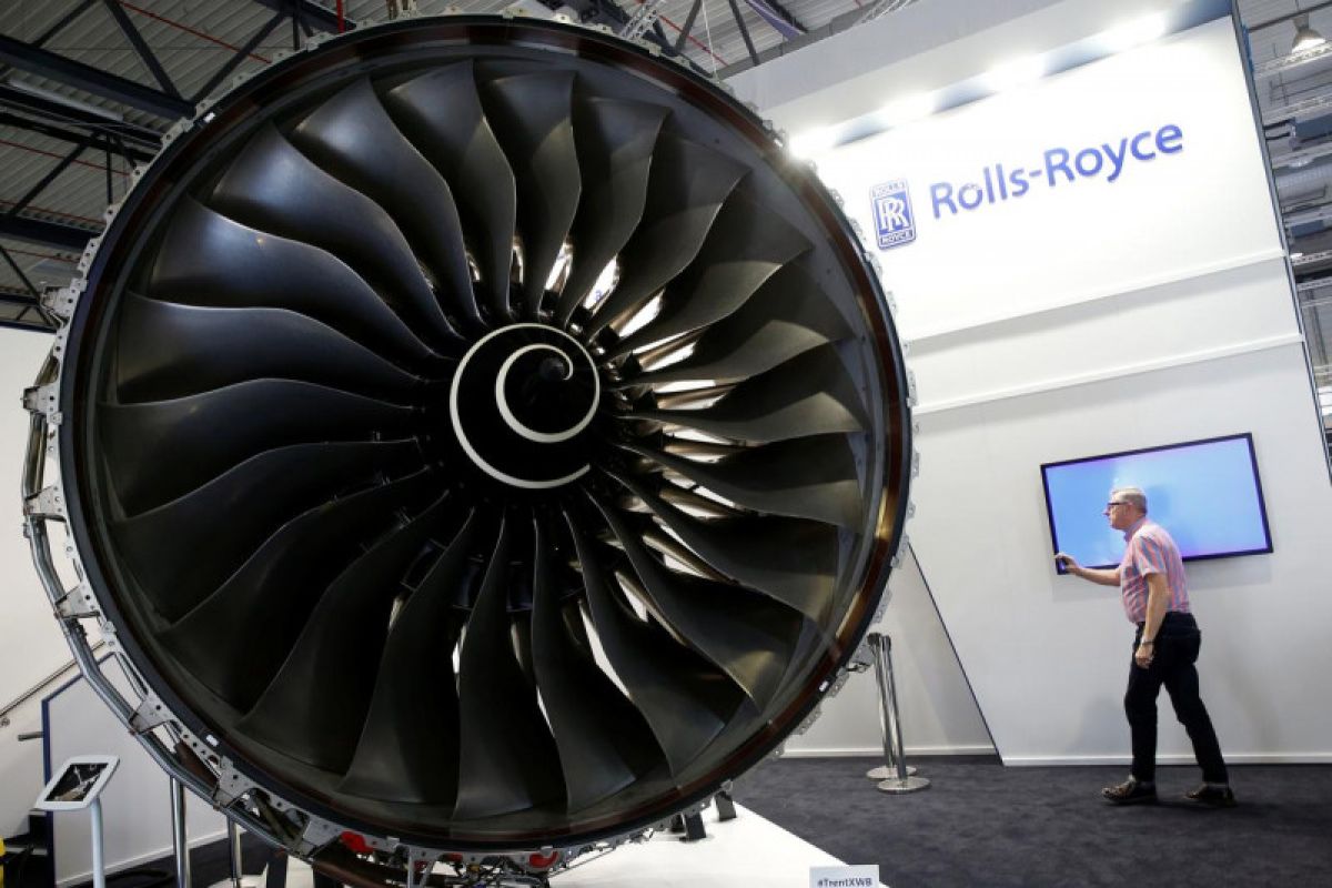 Bursa saham Inggris menguat, saham Roll-Royce Holding naik 4,46 persen
