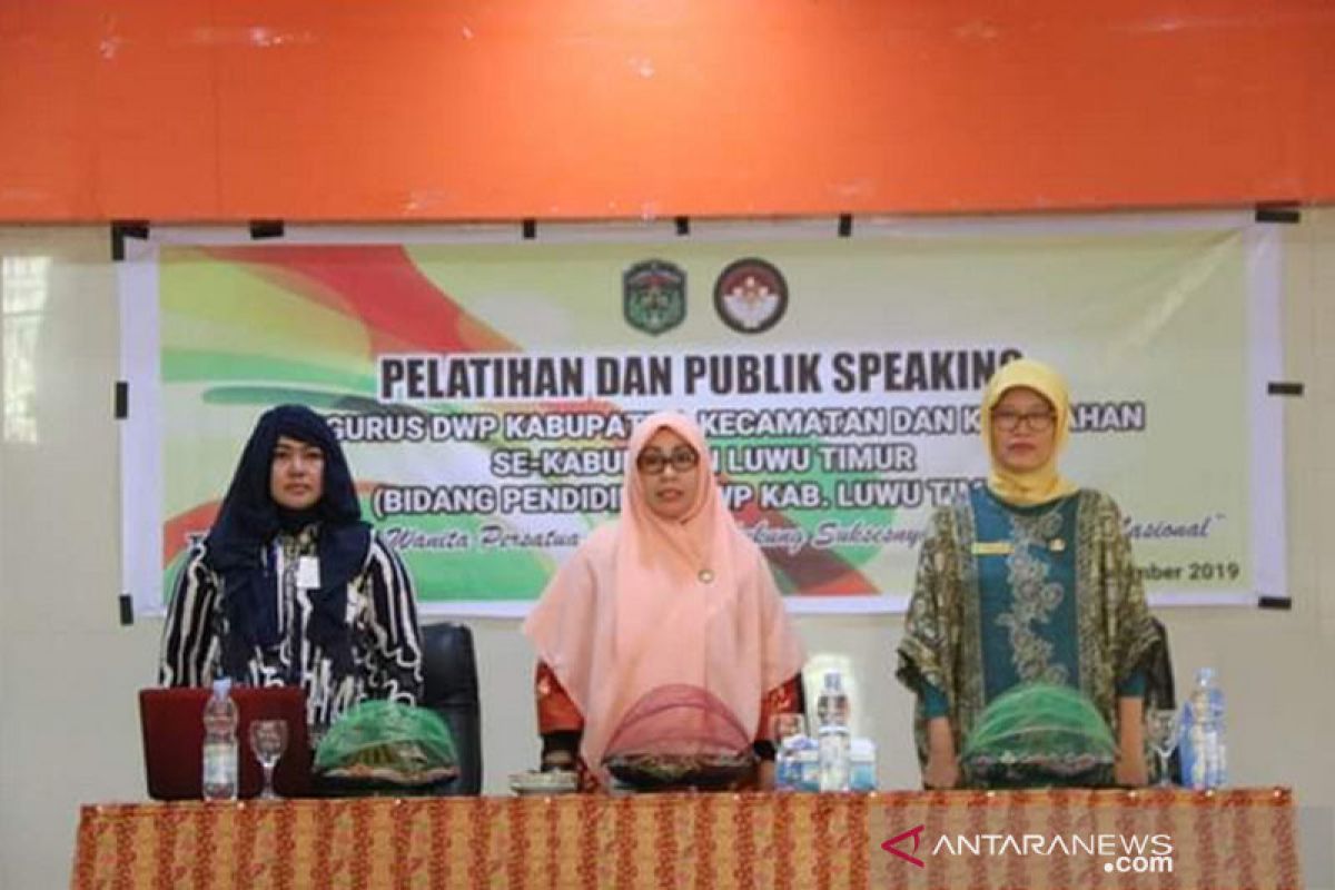 80 pengurus DWP Luwu Timur dibekali "publik speaking"