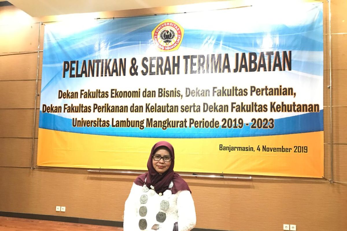 Agustiana perempuan pertama dekan Fakultas PK ULM