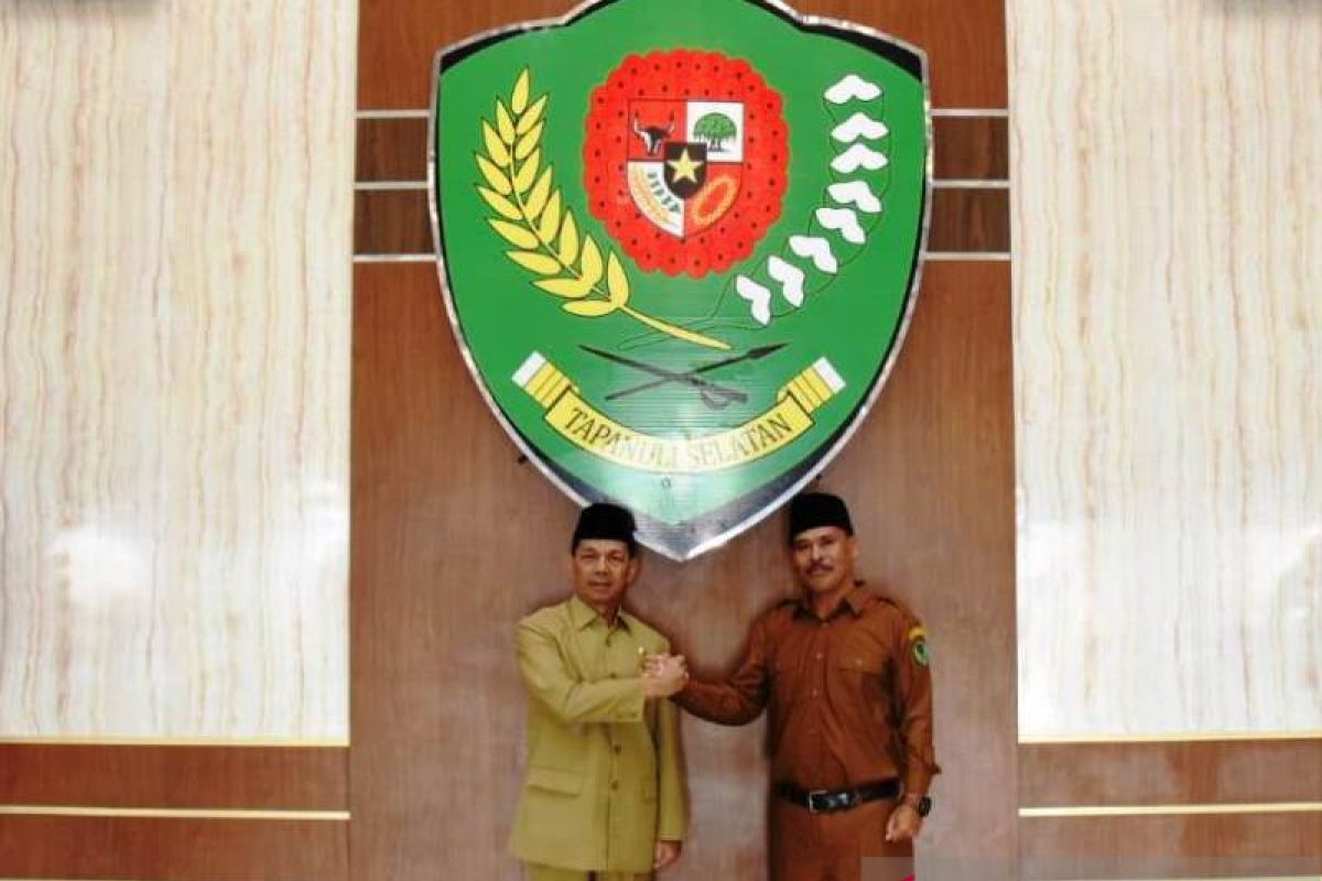 Bupati lantik Awaluddin Pulungan sebagai Kepala UPTD Kebun Raya Sipirok