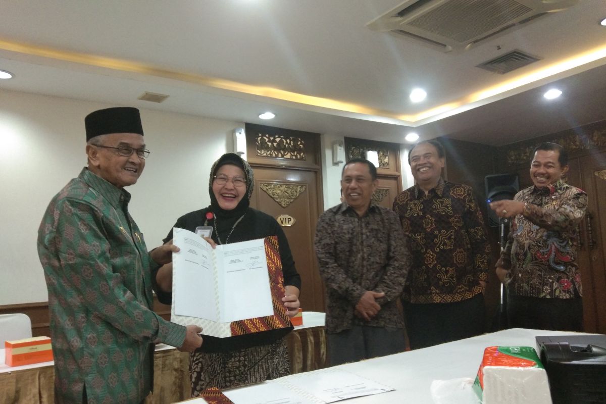 Banjar Regent signs MoU with LKBN Antara