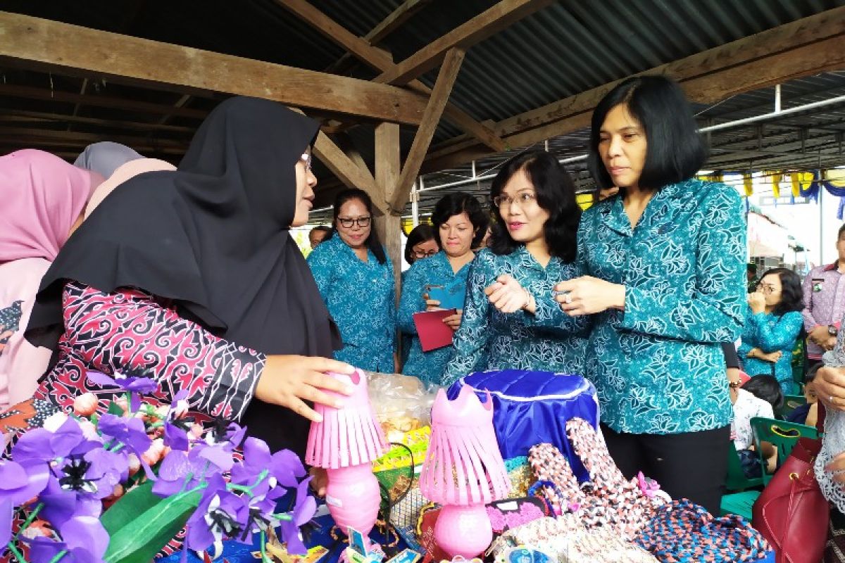 Hari Gerak Kesatuan PKK KKBPK Kesehatan dicanangkan di Kampung KB