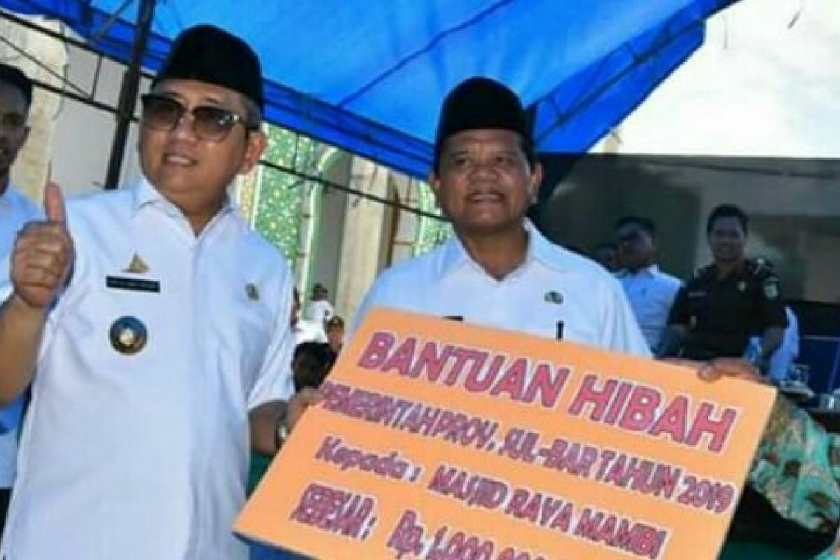 Pemprov Sulbar serahkan hibah Rp3,5 miliar untuk Pemkab Mamasa