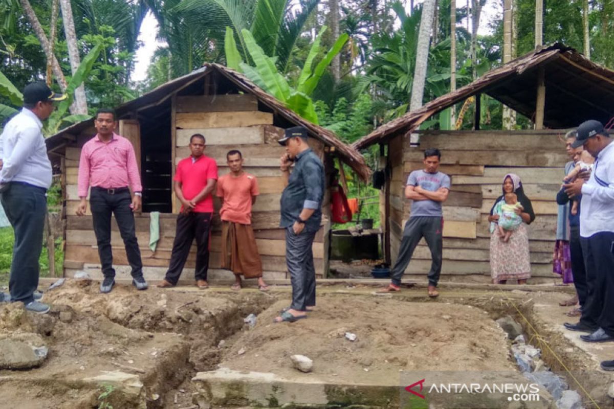 Pembangunan rumah layak huni di Aceh Jaya terbengkalai