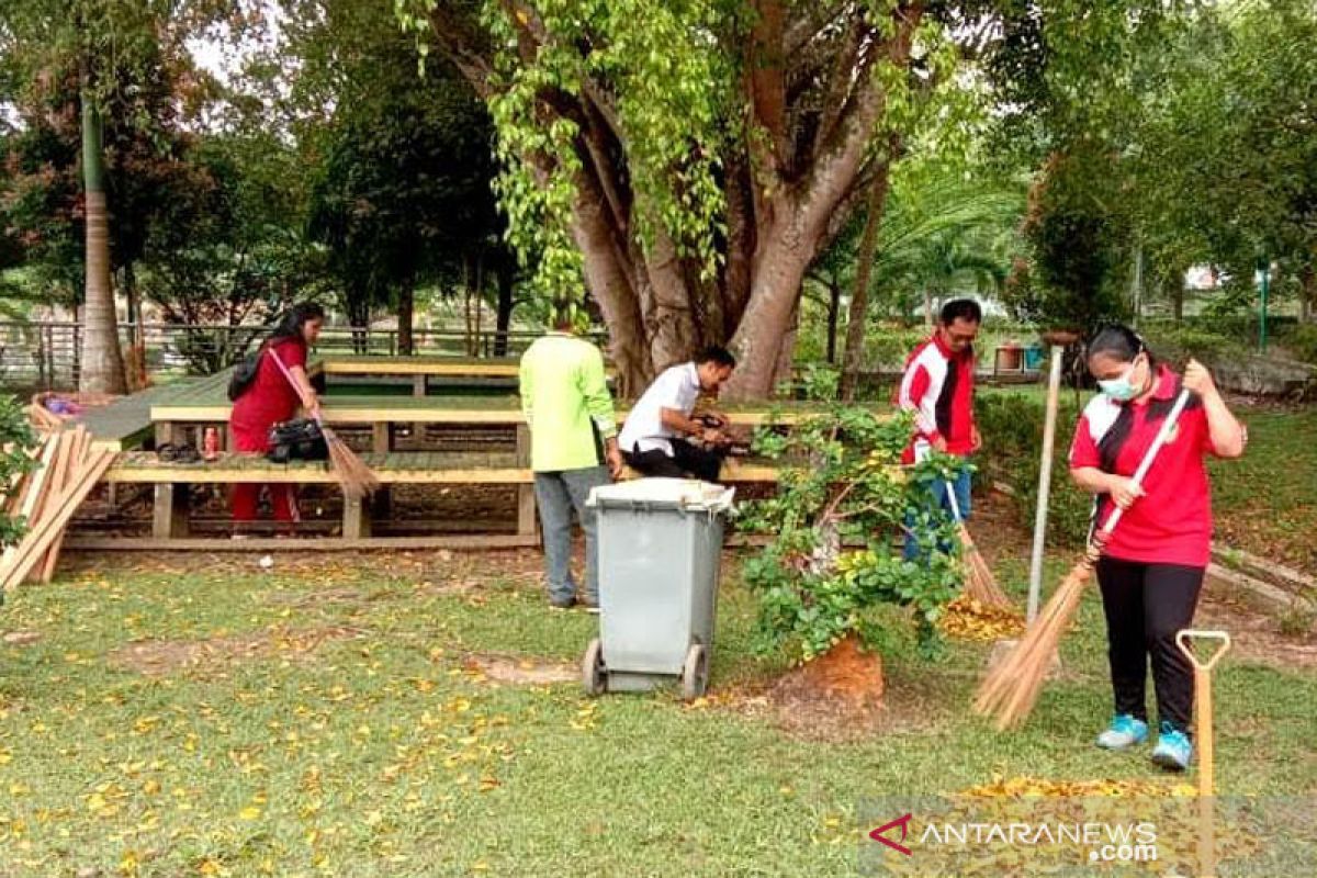 11 titik pantau di Muara Teweh dinilai tim Penilai Adipura