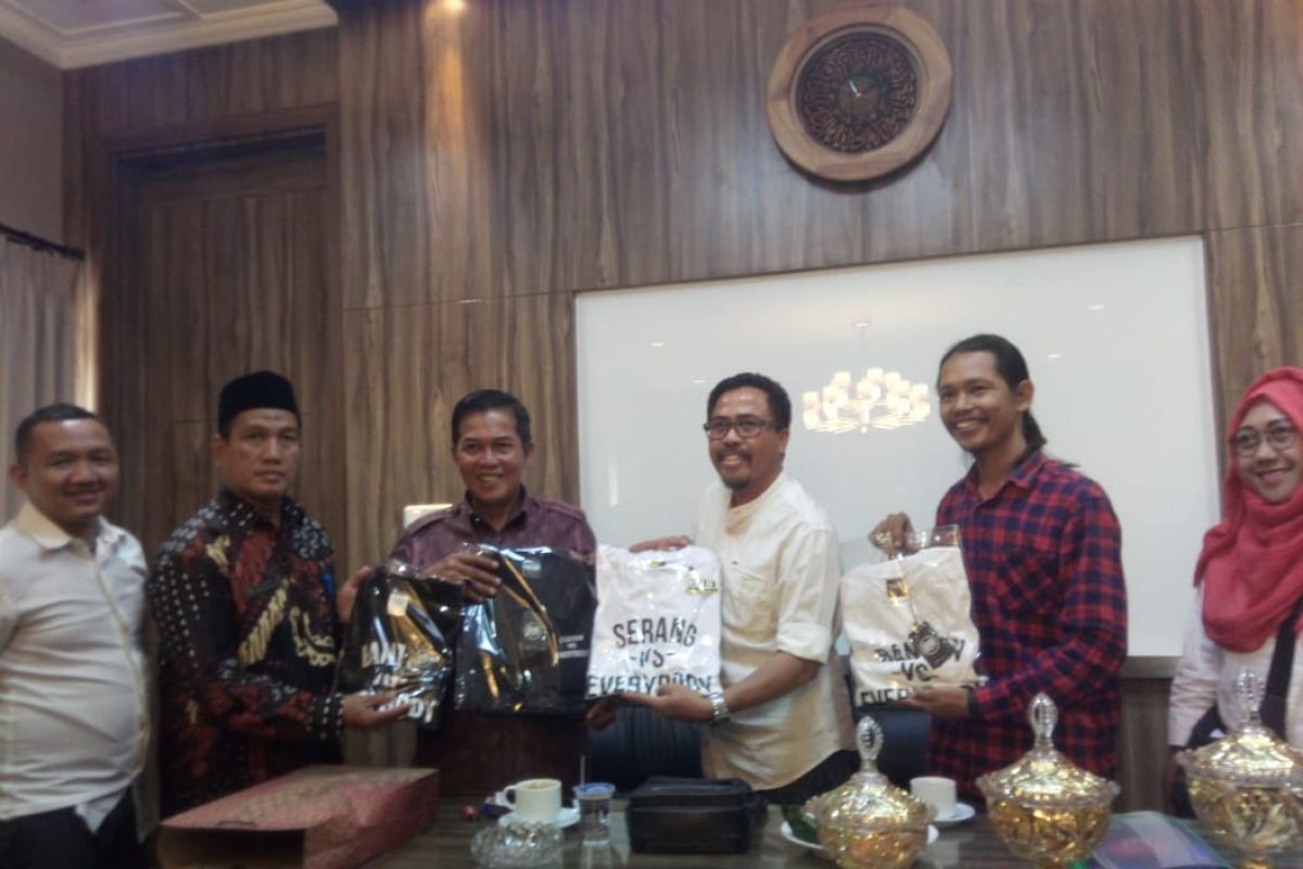 Dorong Industri Kreatif, Walikota Serang Dukung 'Banten Indie Clothing'