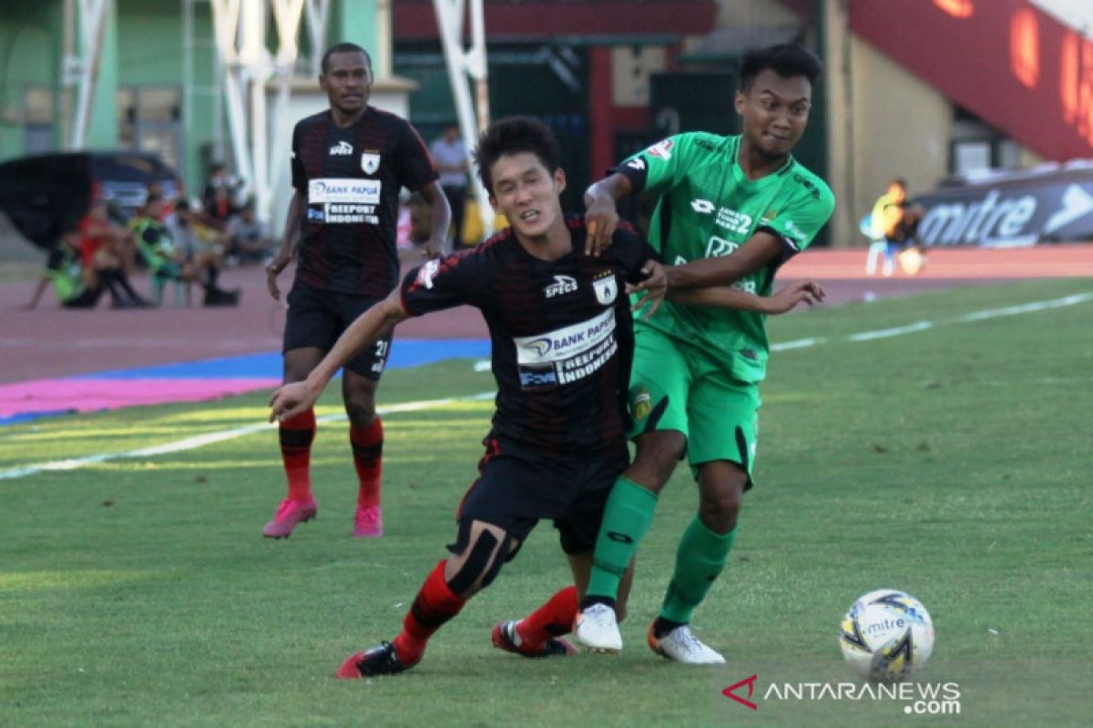 Persipura belum berhasil gusur MU