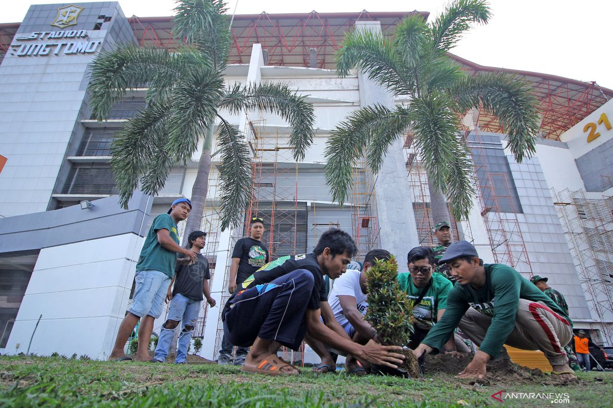 Pemkot Surabaya percepat pembenahan Stadion GBT