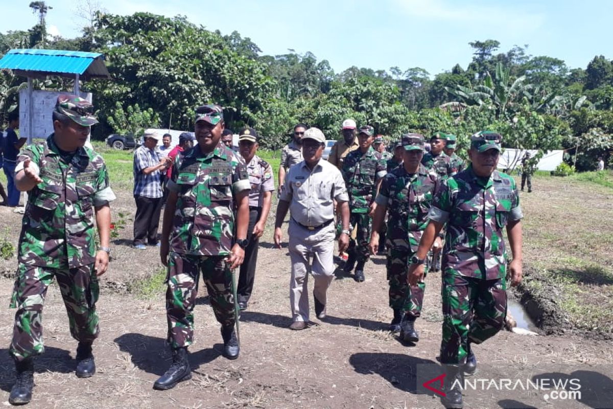 Pangdam XVIII Kasuari dorong anak pedalaman Wondama semangat bersekolah