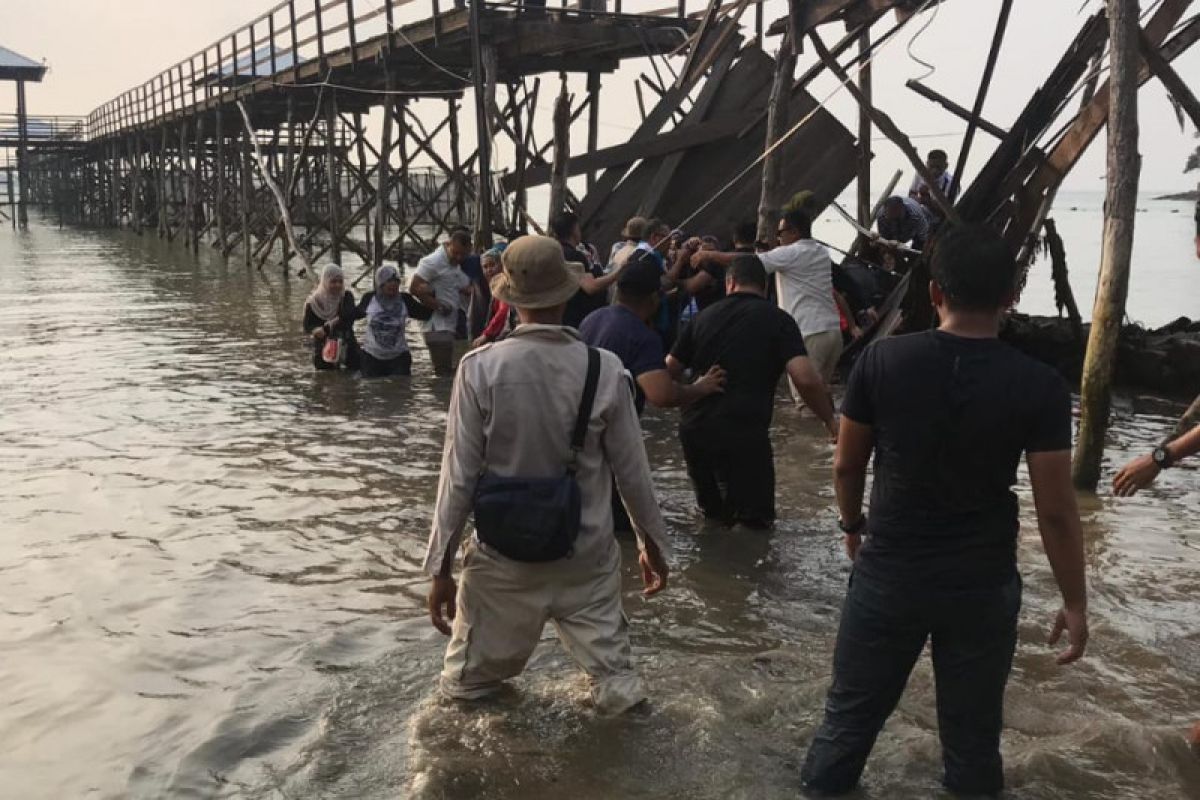 Dua wisman korban rubuhnya Jembatan Montigo kembali ke Singapura