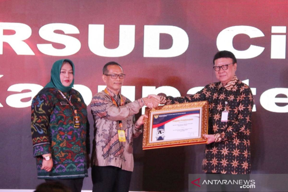 Pelayanan memuaskan, RSUD Cileungsi terima penghargaan dari KemenPAN-RB