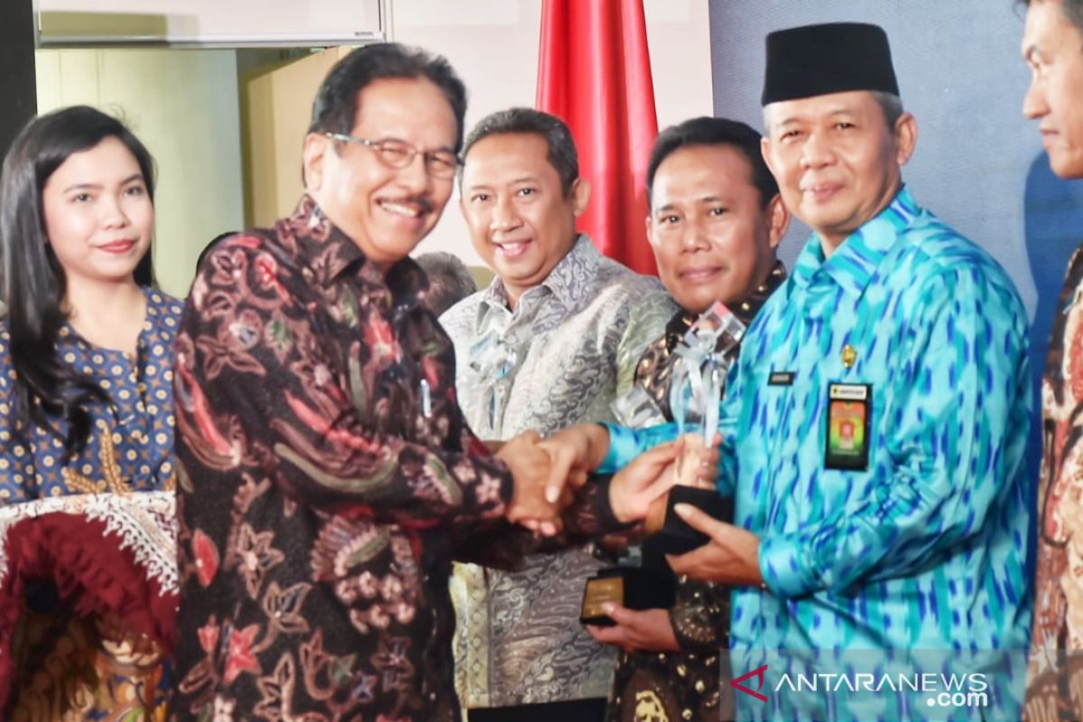 Menteri Sofyan Djalil beri Kabupaten Bogor penghargaan Penertib terbaik