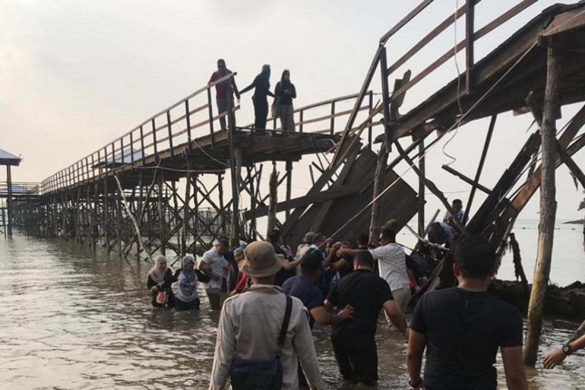 Dua wisman korban runtuhnya jembatan Montigo kembali ke Singapura