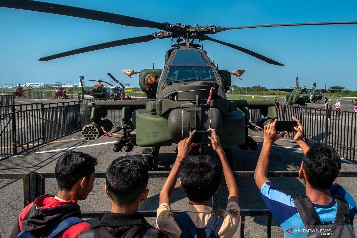 Pameran helikopter digelar di Cengkareng Heliport Tangerang