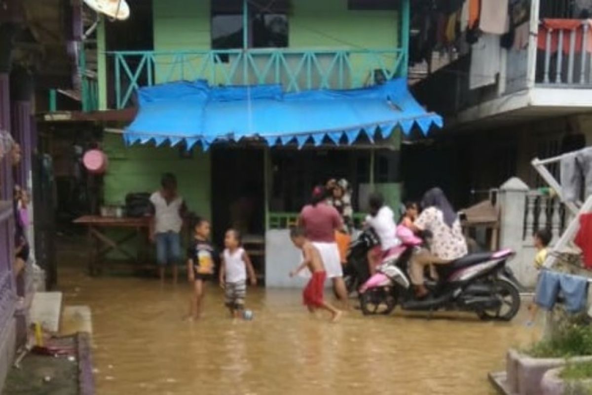 Sungai meluap, rumah warga terendam di Langsa