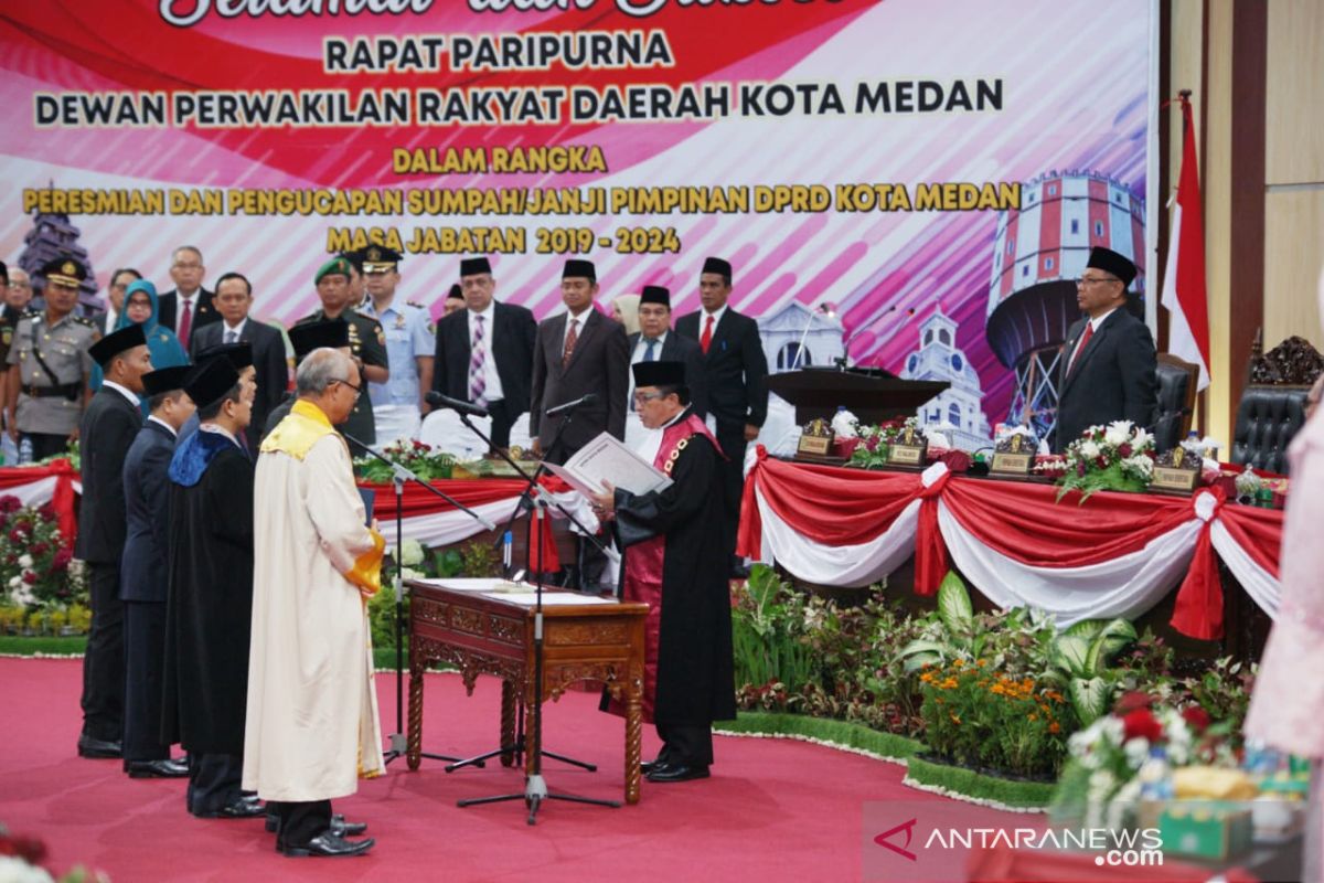 Pimpinan DPRD Kota Medan resmi dilantik