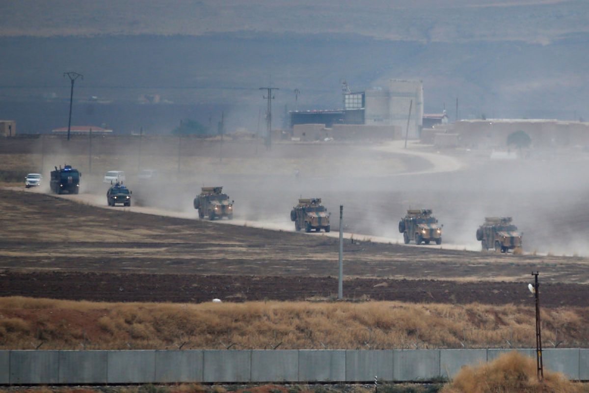 Rusia kerahkan heli tempur berpatroli di Suriah-Turki