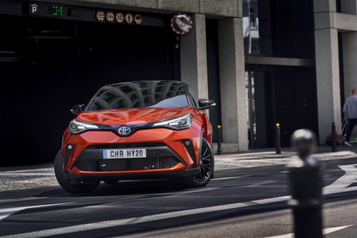 Toyota C-HR "facelift" di Inggris tawarkan edisi terbatas warna oranye