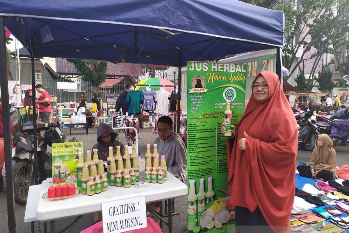 Spektrum:  Jus herbal Ummu Siddiq makin diminati setelah berlebel sertifikasi halal