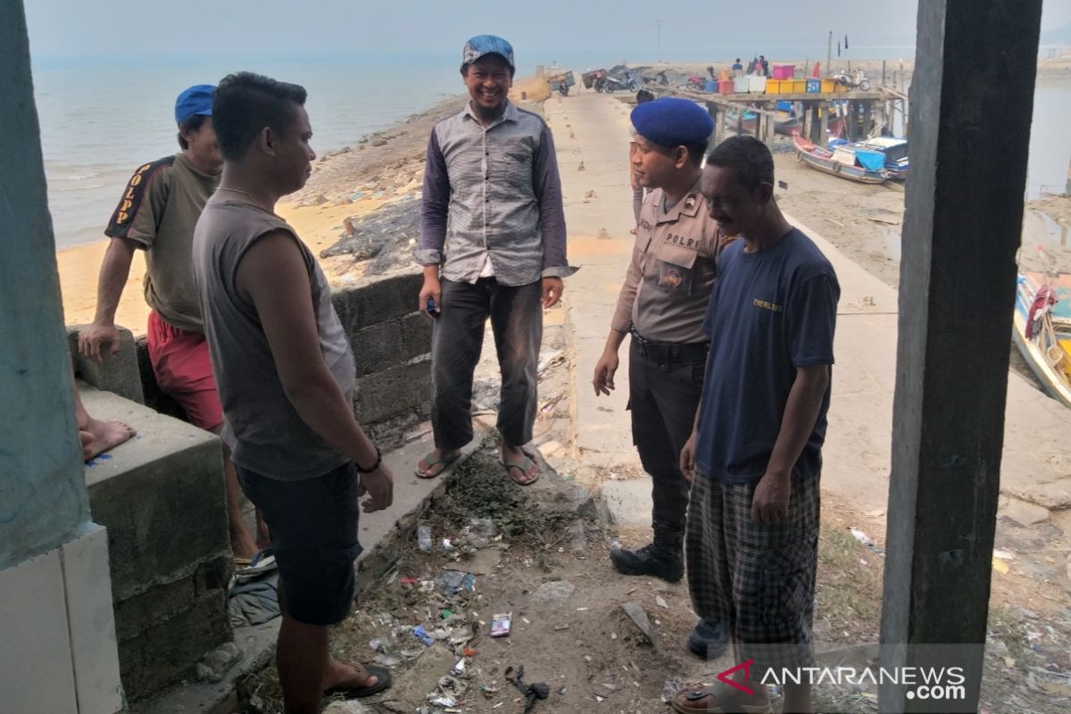 Satpolair Polres Bangka Barat eratkan hubungan dengan nelayan