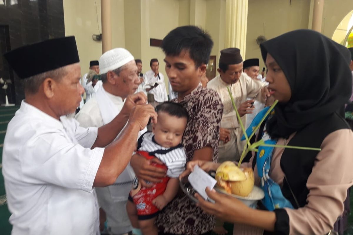 Bangka Barat rayakan Maulid Nabi dengan gunting rambut massal