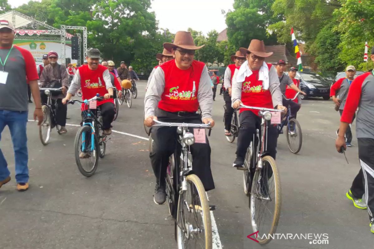 Wamenag gowes bareng ribuan guru madrasah di Yogyakarta