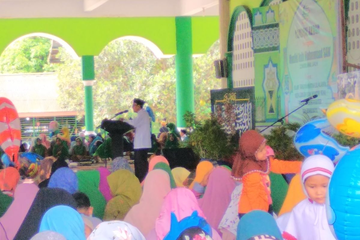 Umat Islam Biak Numfor diminta teladani akhlak Rasulullah Muhammad SAW