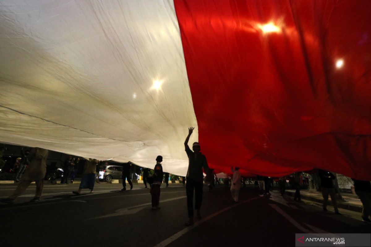 Pengibaran Merah Putih sebulan penuh di Makassar belum tersosialisasi