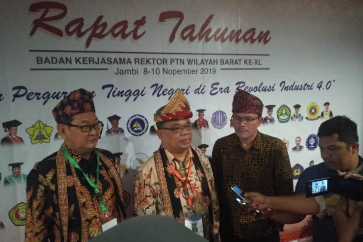 Rektor Unja secara aklamasi  terpilih jadi Ketua BKS Rektor PTN wilayah barat