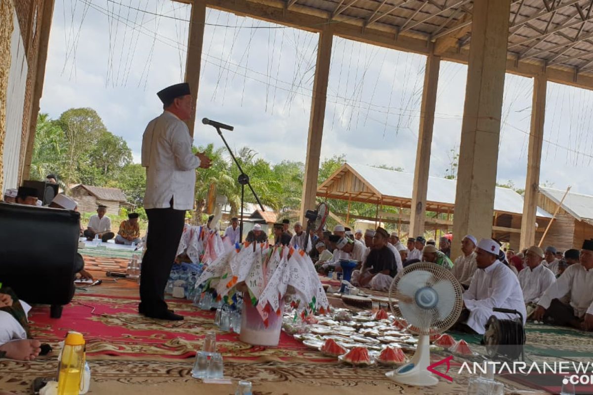 Bupati Kotabaru hadiri peringatan Maulid di Kelumpang Barat