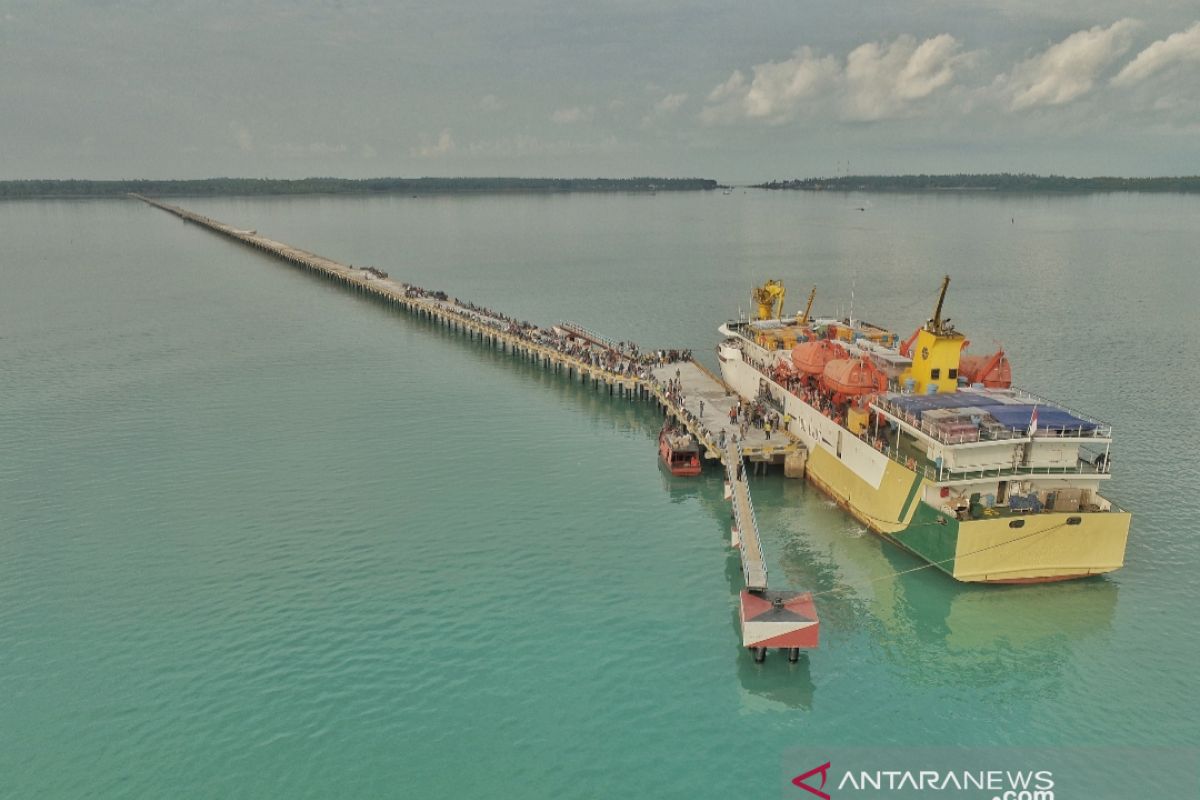 Sandar perdana kapal penumpang di Pulau Subi