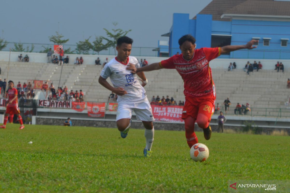 Persika Karawang dikandaskan tim tamu Tiga Naga Riau 1-2