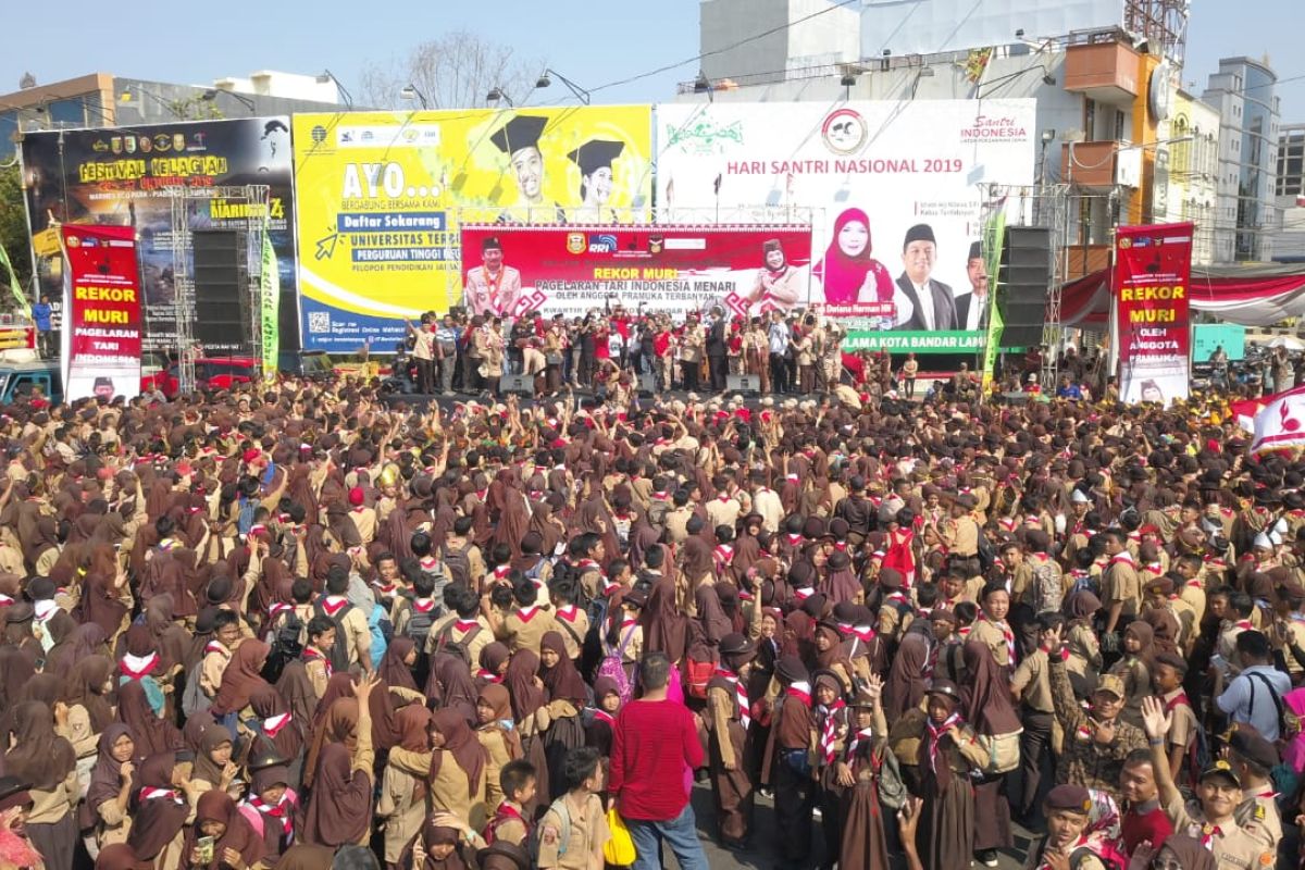 25.036 anggota Pramuka ikuti "Tari Indonesia Menari"