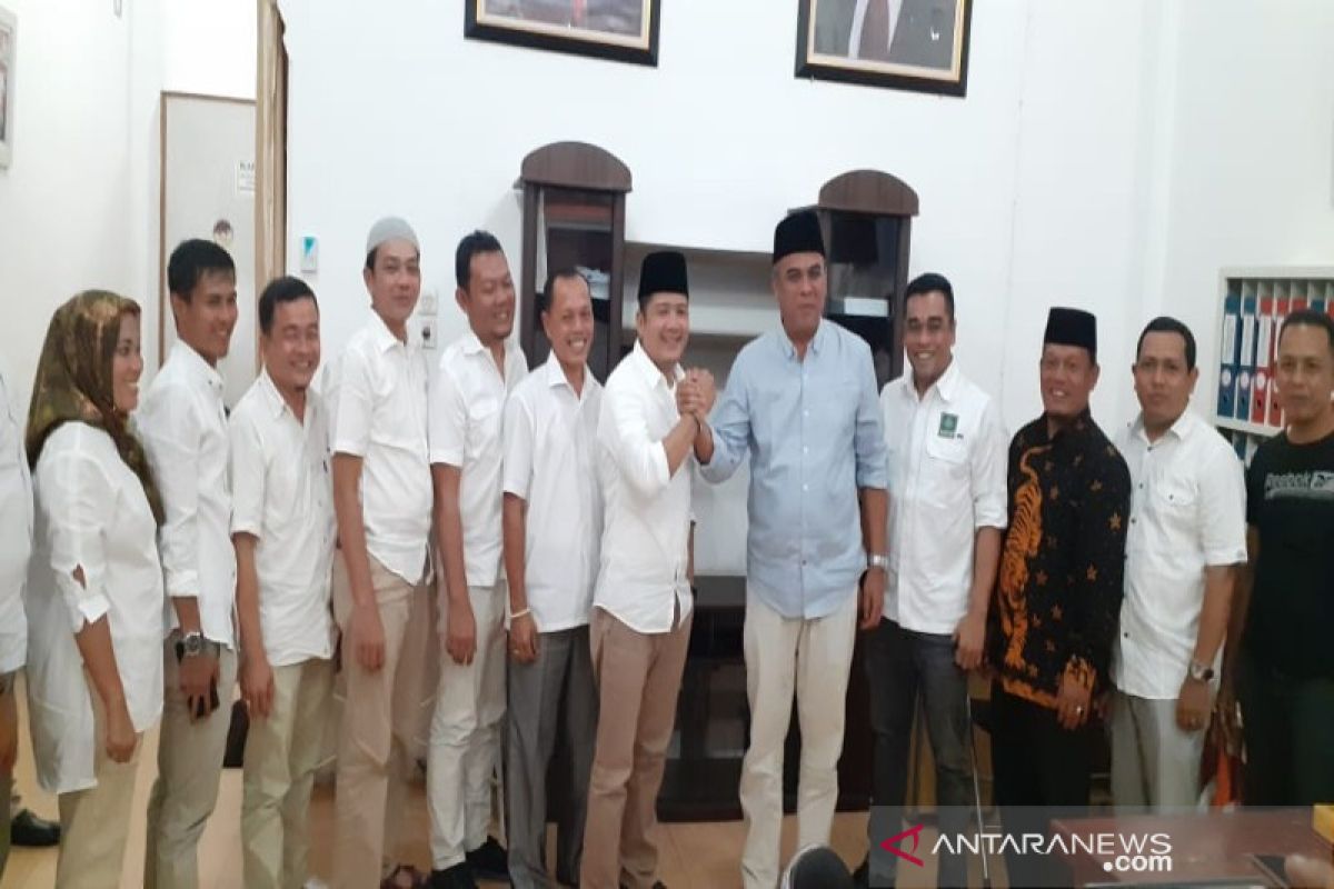 Jakfar Sukhairi didampingi PKB kembalikan formulir pendaftaran ke Gerindra