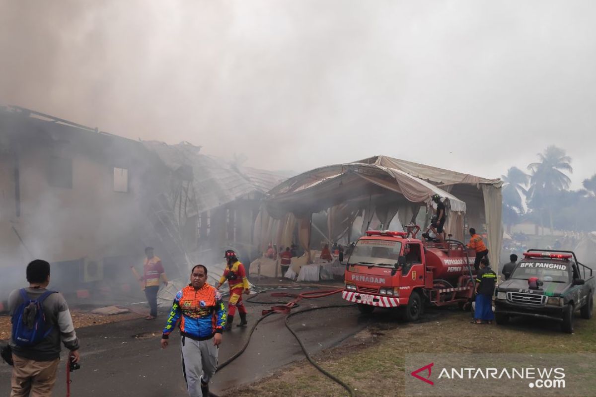 Aula SPN Polda Kalsel terbakar saat berlangsung pesta perkawinan