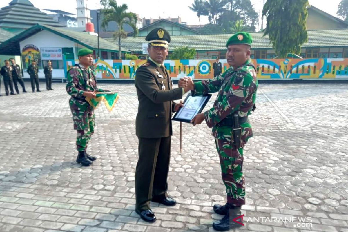 Anggota TNI gagalkan aksi begal terima penghargaan