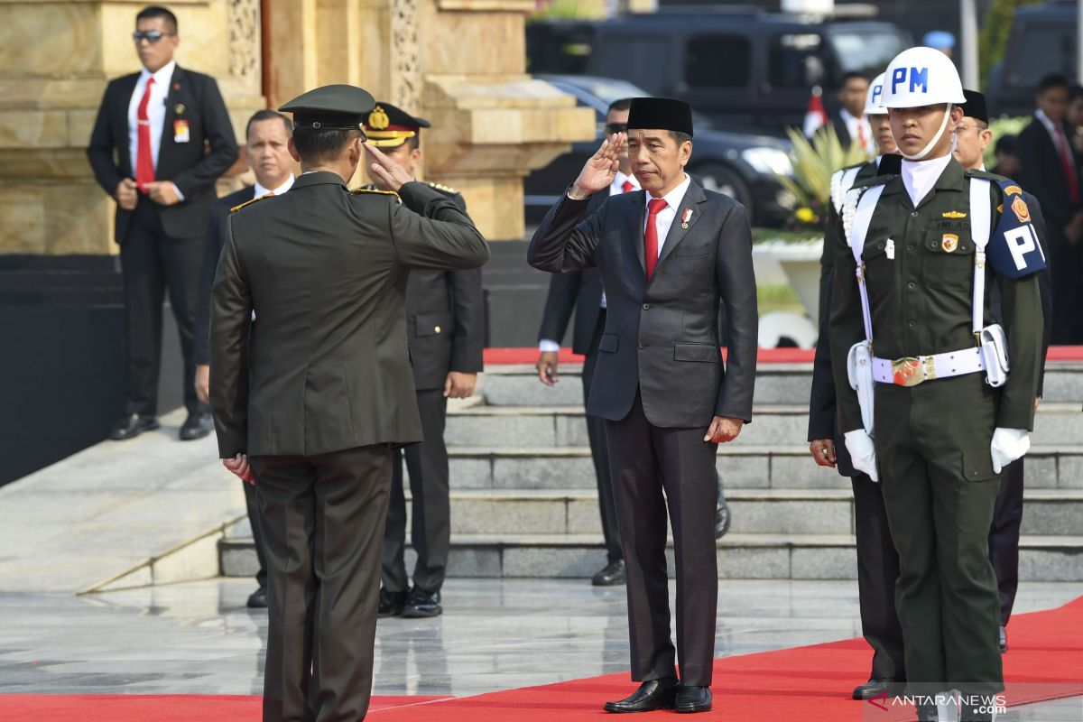 Jokowi sebut Indonesia butuh pahlawan pemberantas kemiskinan