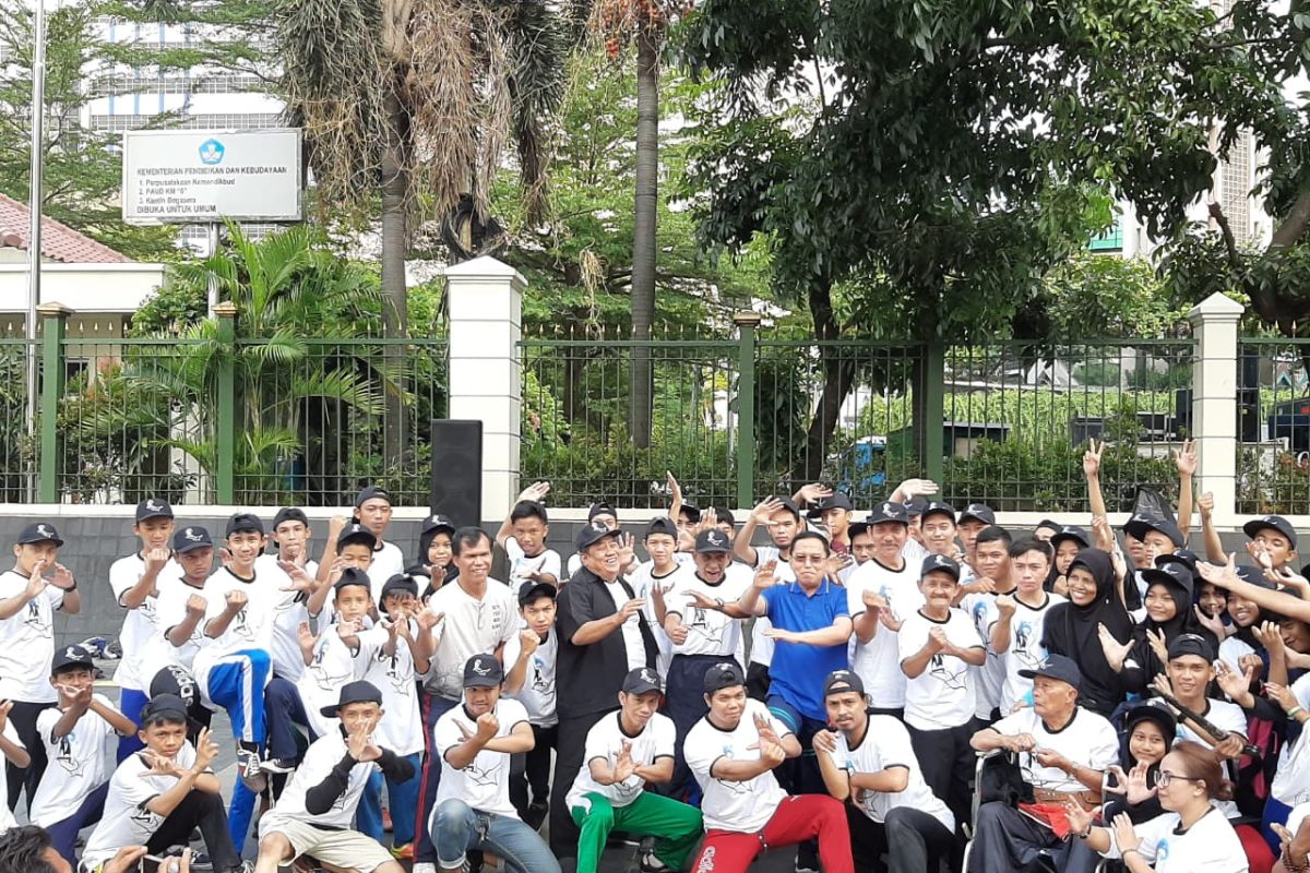 Kemendikbud gelar "flash mob" pencak silat pada Hari Pahlawan