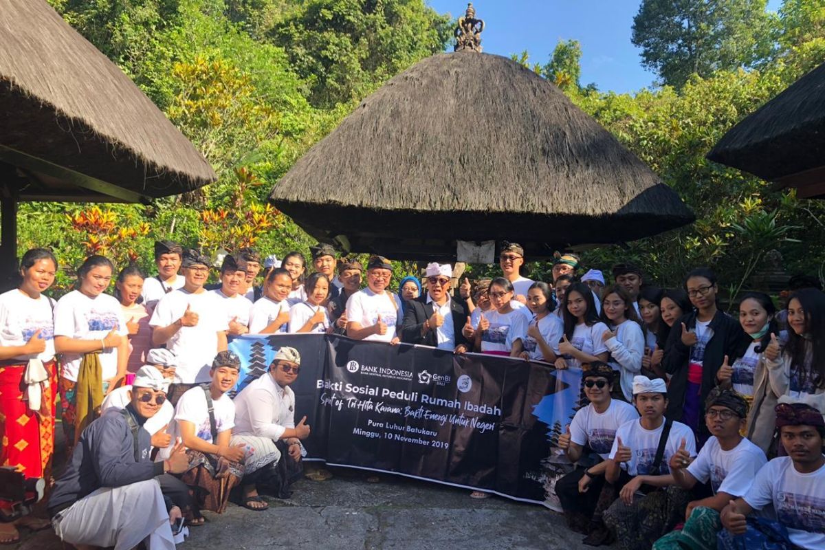 GenBI Bali lakukan bakti sosial ke Pura Batukaru