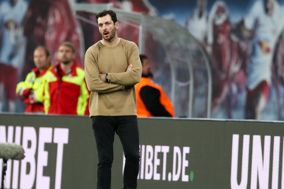 Schwarz pelatih ketiga Liga Jerman yang dipecat dalam sepekan