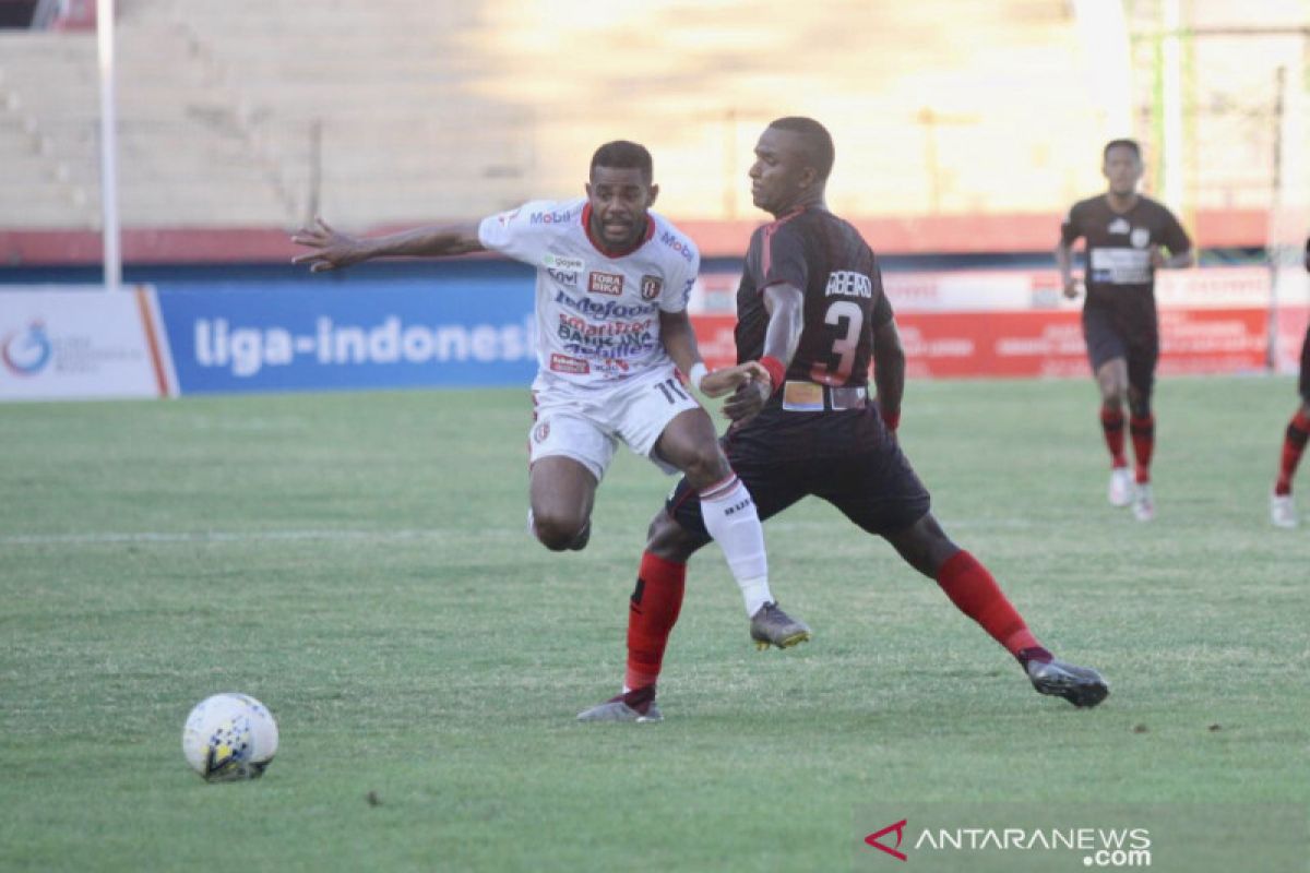 Persipura ditahan Bali United 1-1 di babak pertama