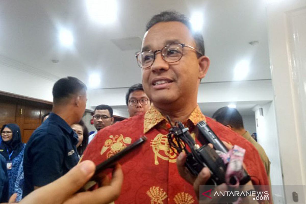 Anies: Trotoar dan waduk prioritas