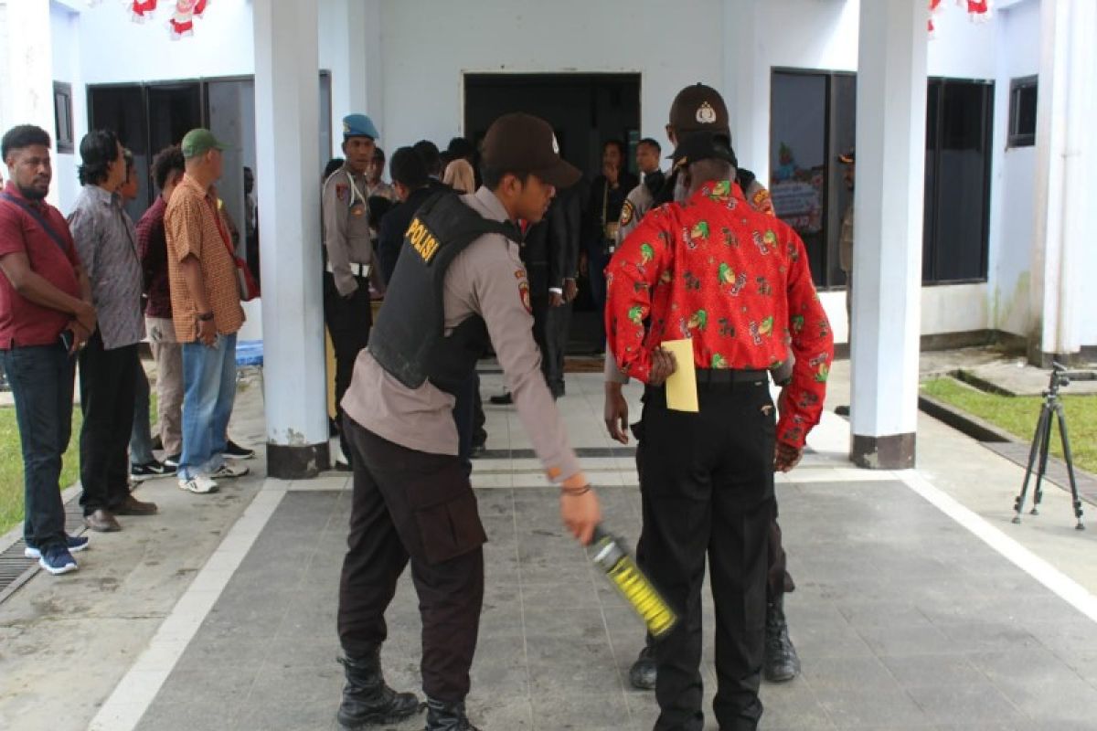 183 personil Polri amankan prosesi pelantikan anggota DPRD Puncak Jaya