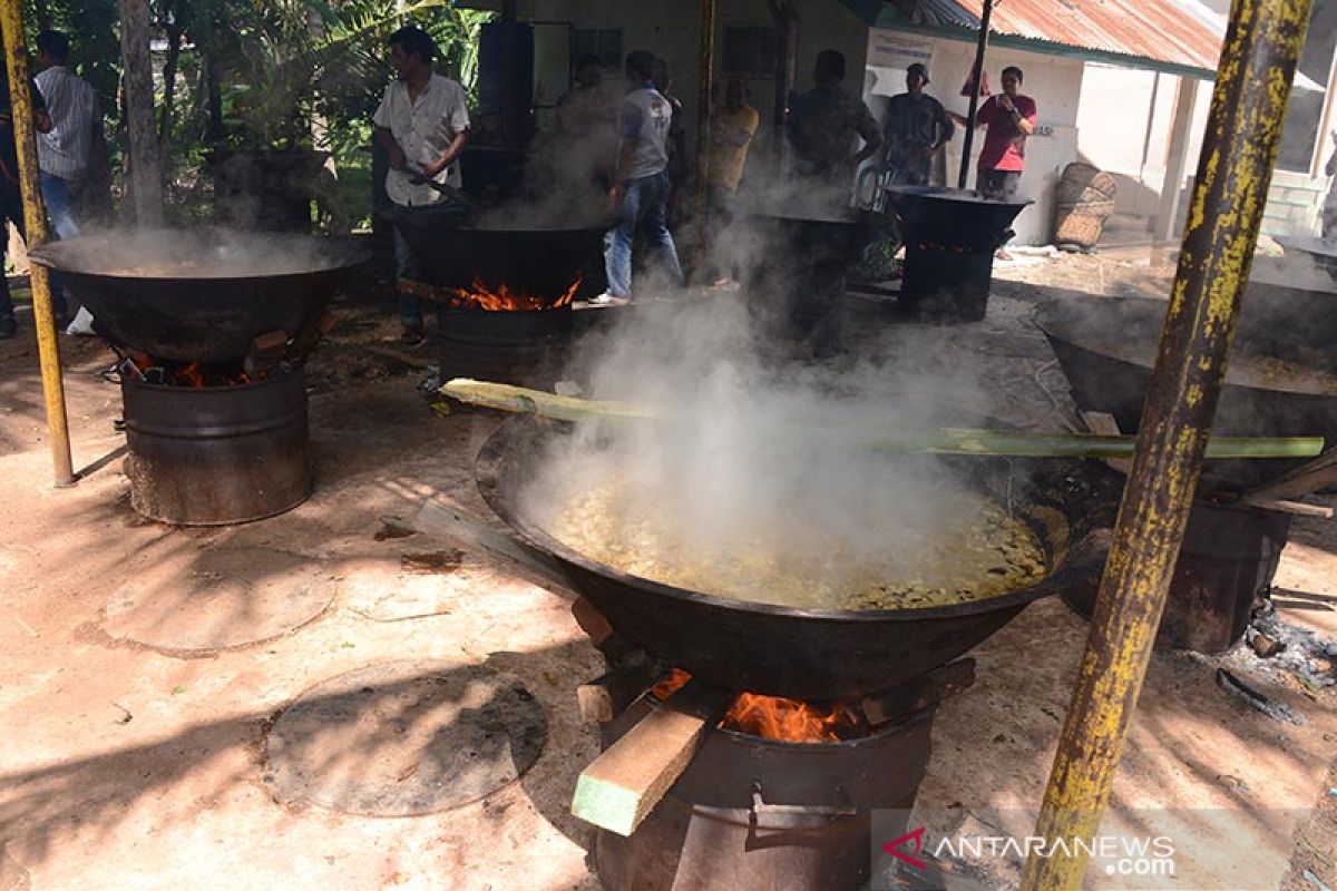 Tradisi memasak kuah beulangong tradisi Maulid