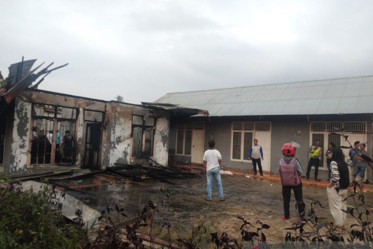 Kebakaran hanguskan satu rumah di Anduring