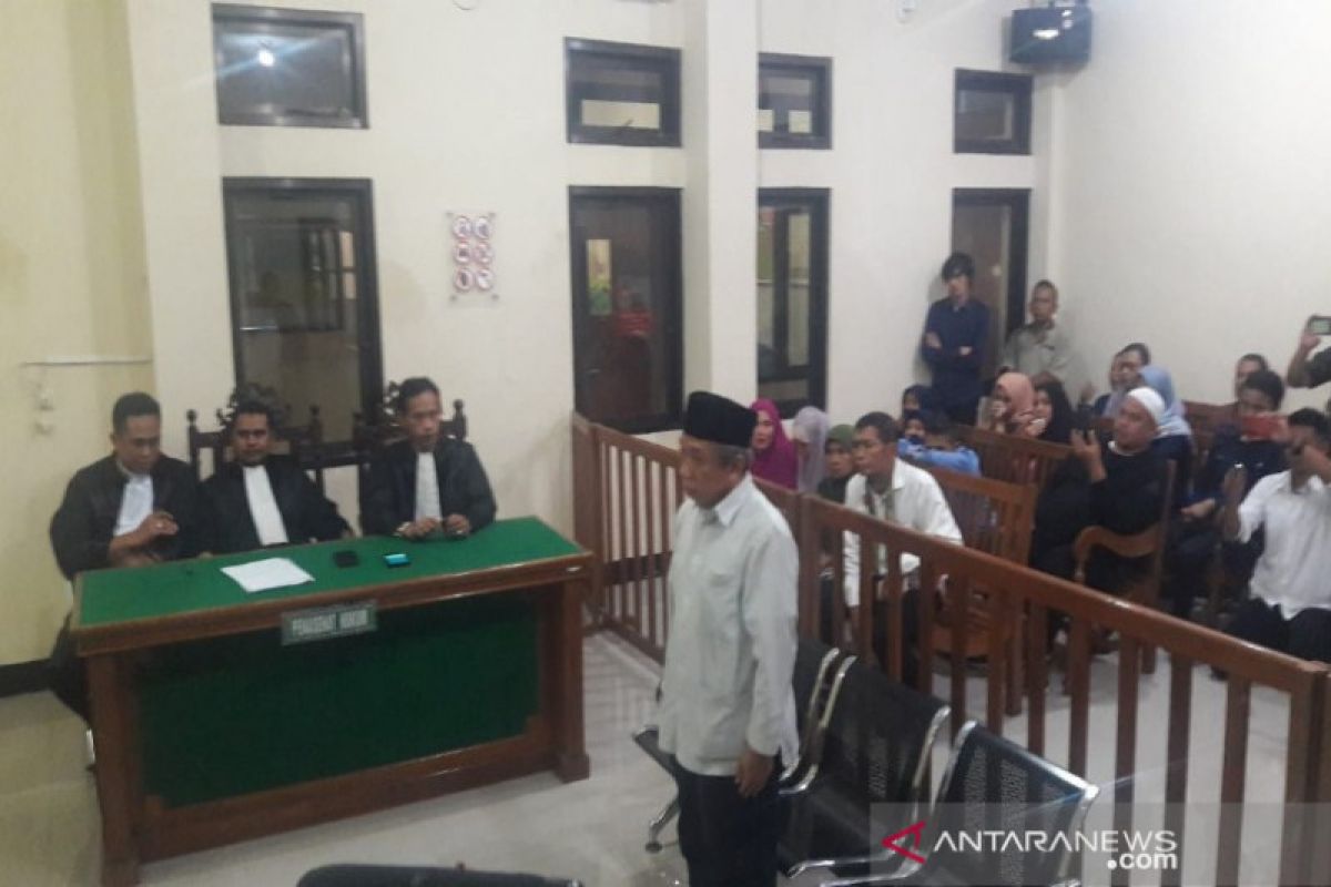 PN Brebes vonis Pelawak Qomar 17 bulan penjara