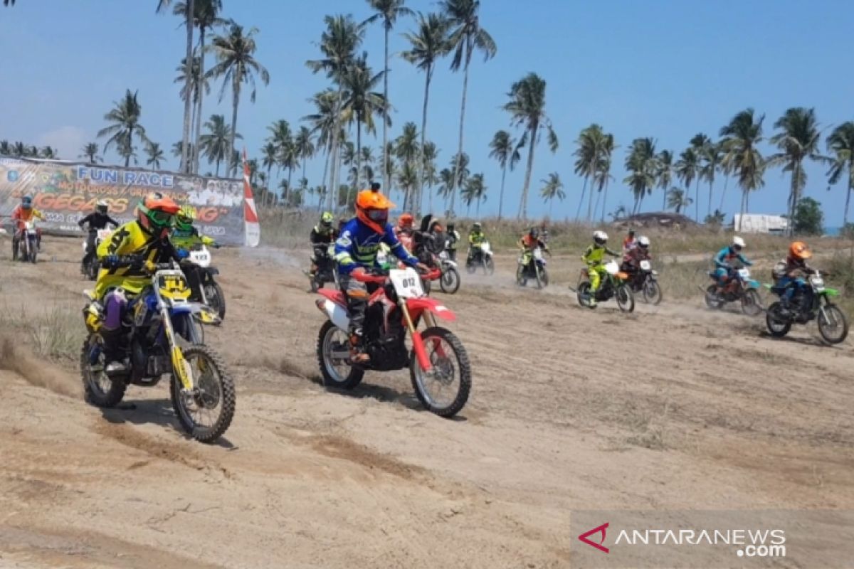 PT Timah selenggarakan Ngegass Bareng Pembalap di Pantai Matras