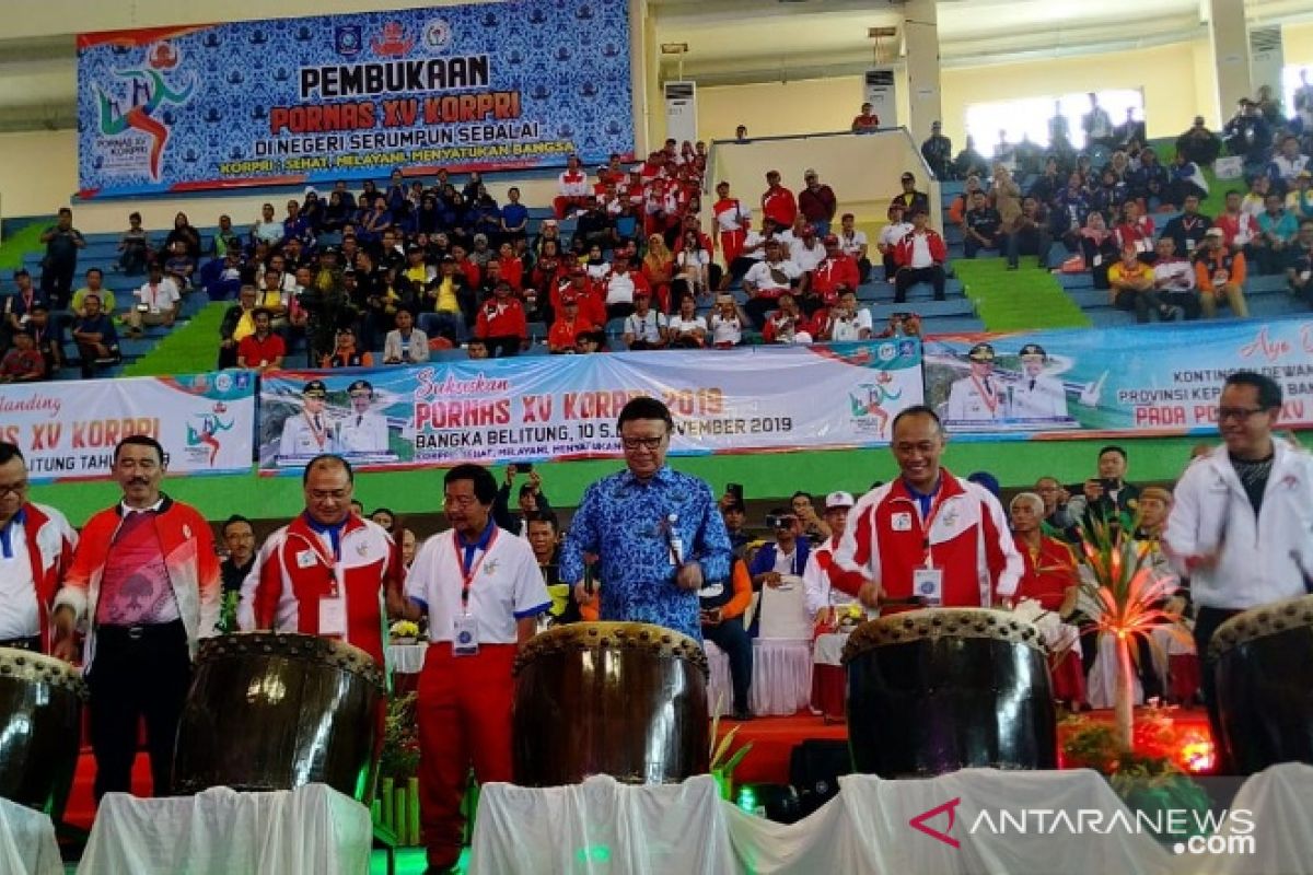 Menpan Tjahjo Kumolo membuka Pornas Korpri XV di Babel